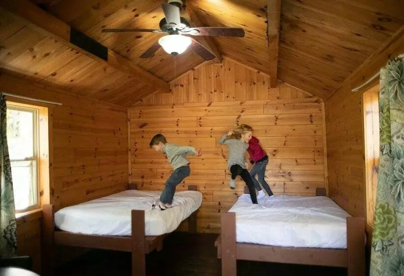 Hotelli Pere Marquette River Koa Campground