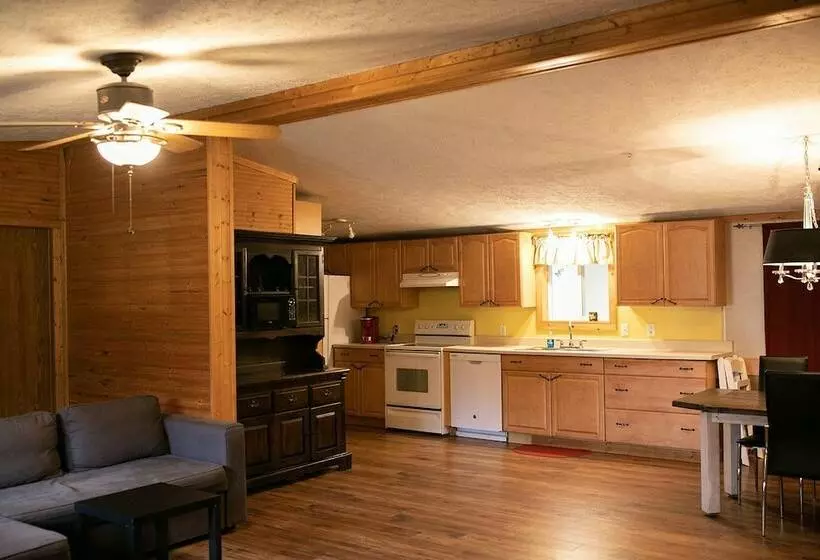 Hotelli Pere Marquette River Koa Campground