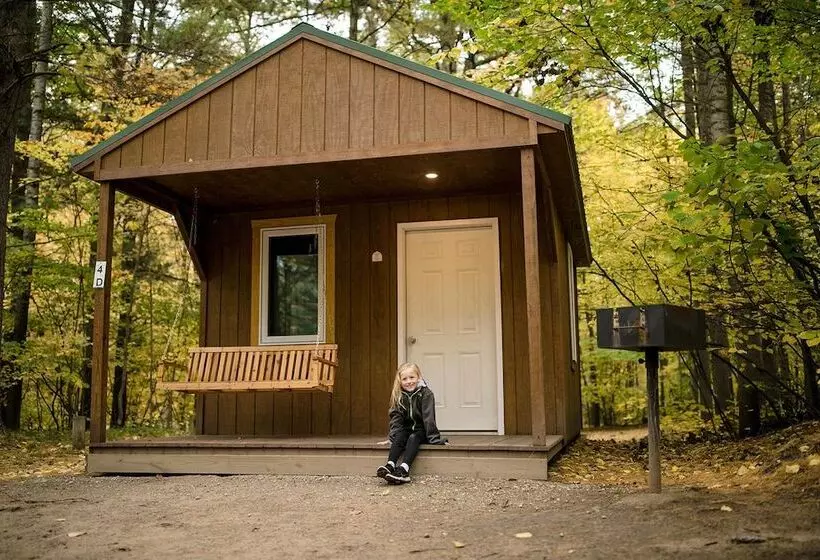 Hotelli Pere Marquette River Koa Campground