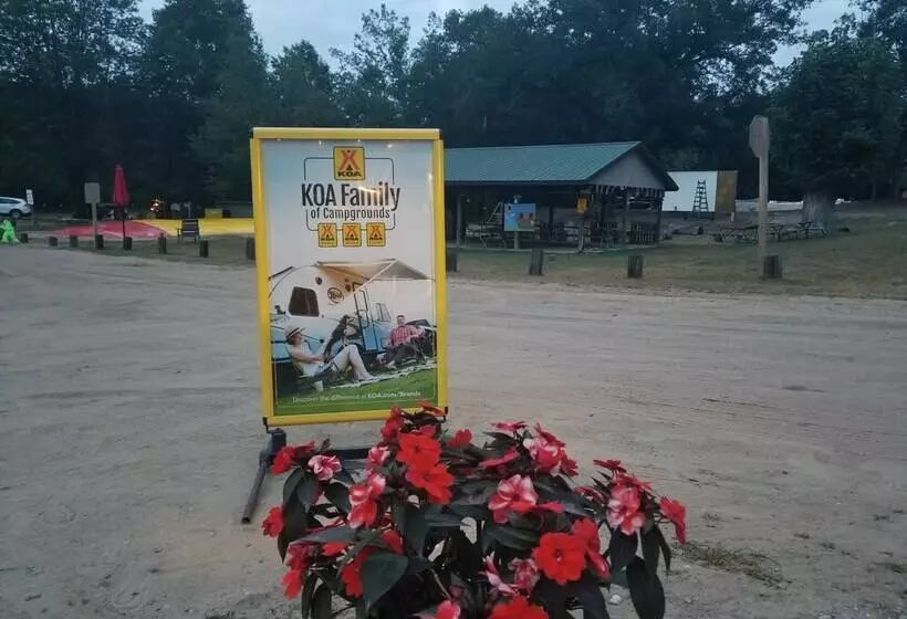 Hotelli Pere Marquette River Koa Campground