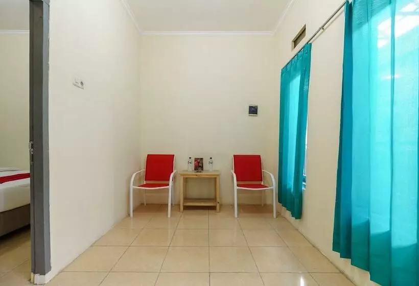 Hotelli Reddoorz Syariah Near Rs Mitra Keluarga Depok