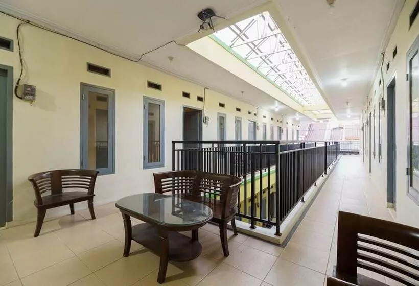 Hotelli Reddoorz Syariah Near Rs Mitra Keluarga Depok