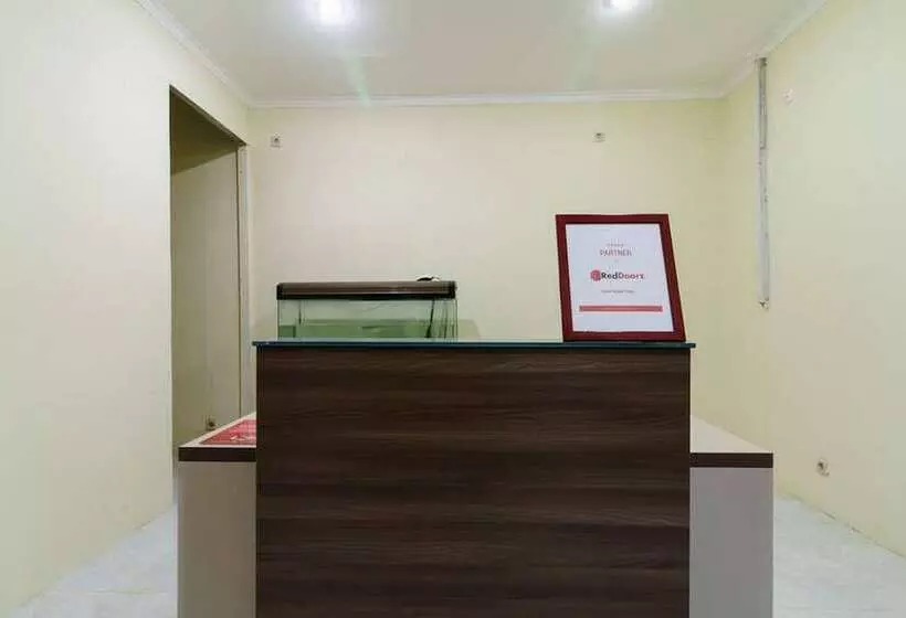 Hotelli Reddoorz Syariah Near Rs Mitra Keluarga Depok