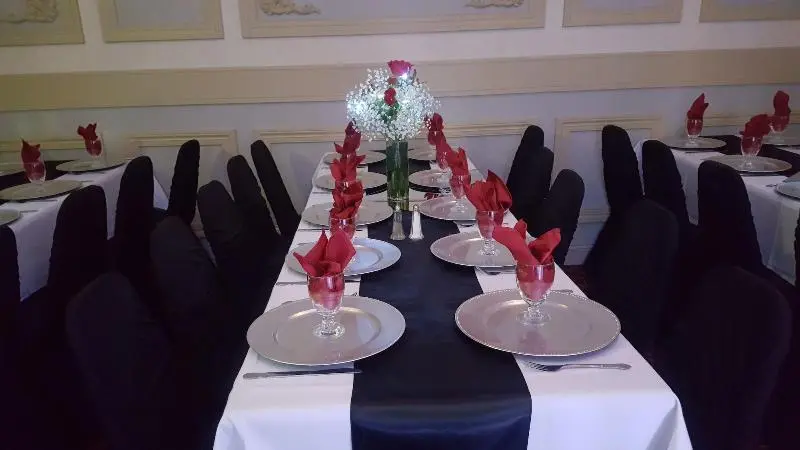 ホテル Crookston Inn & Convention Center