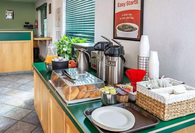 Отель Econo Lodge Prineville