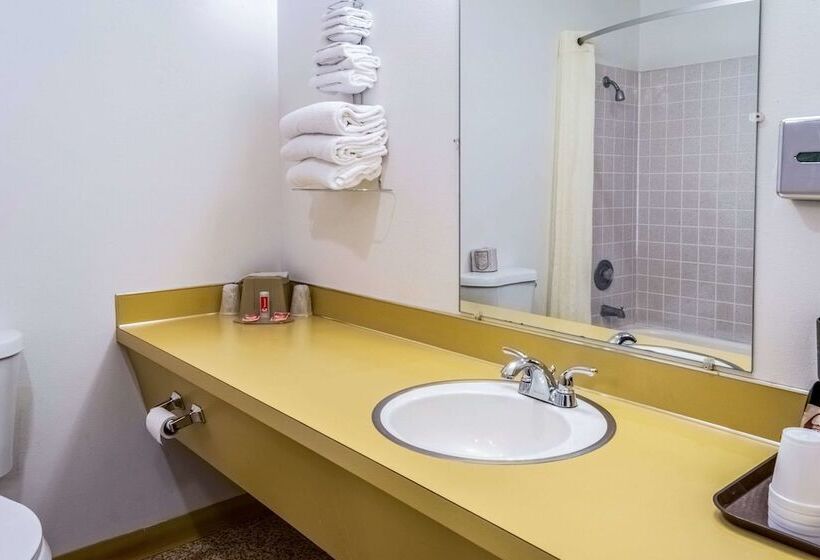 酒店 Econo Lodge Prineville