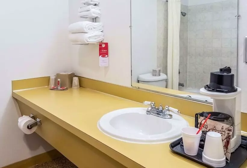 Отель Econo Lodge Prineville