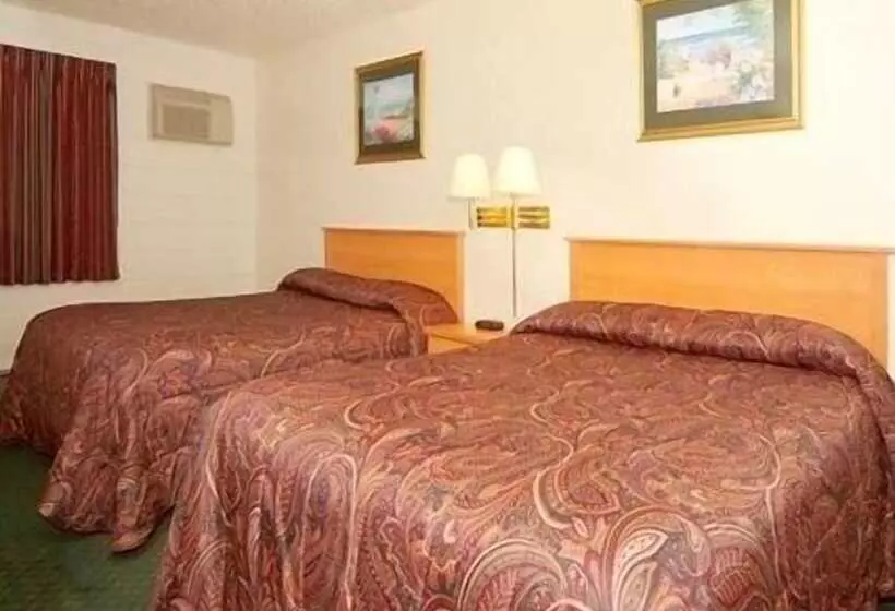 Отель Econo Lodge Prineville