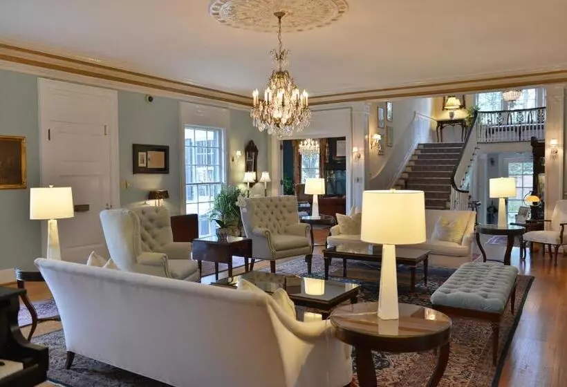 ホテル The Morehead Inn