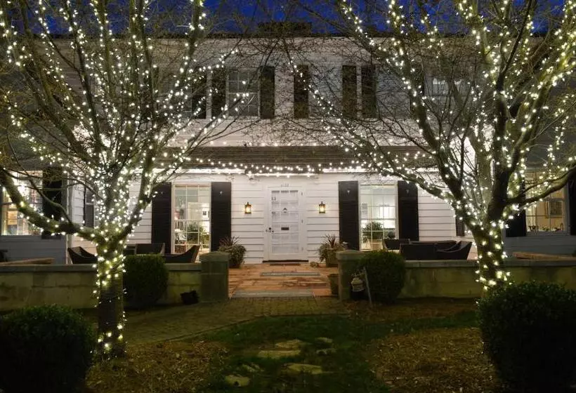 ホテル The Morehead Inn