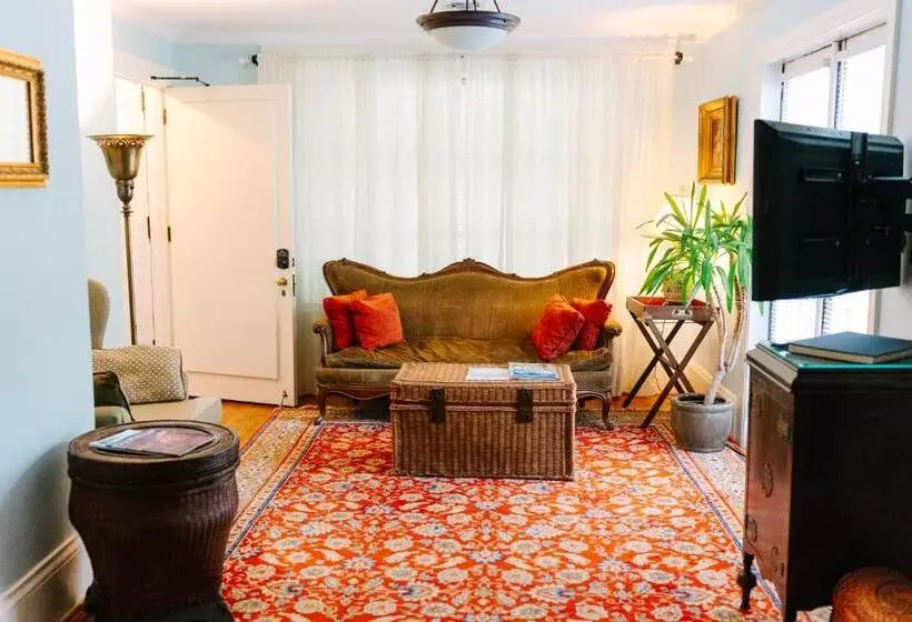 ホテル The Morehead Inn