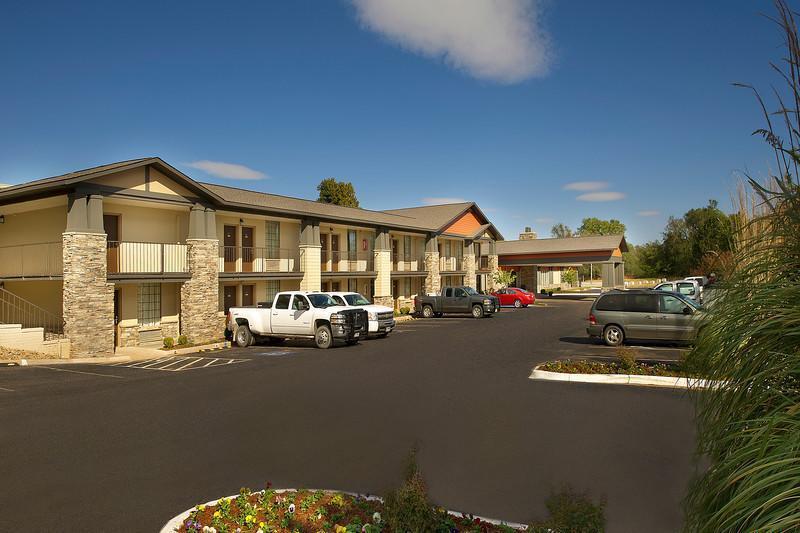 בית מלון כפרי Northwest Inn