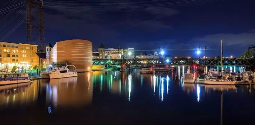 ホテル Norwalk Inn & Conference Center