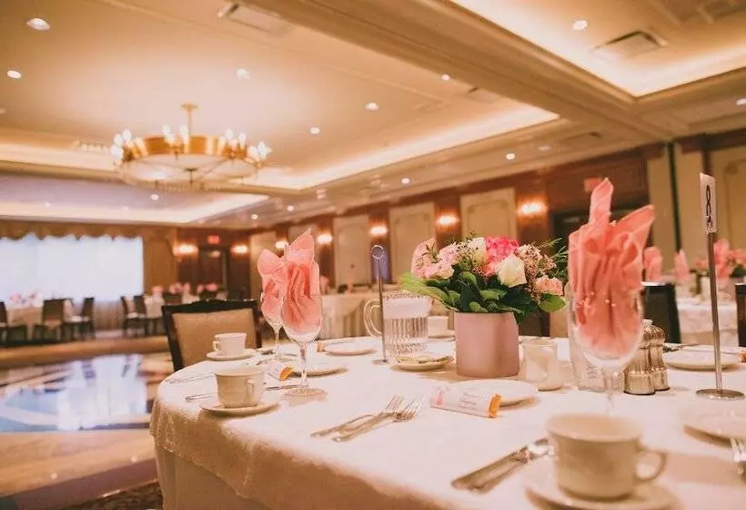 ホテル Norwalk Inn & Conference Center