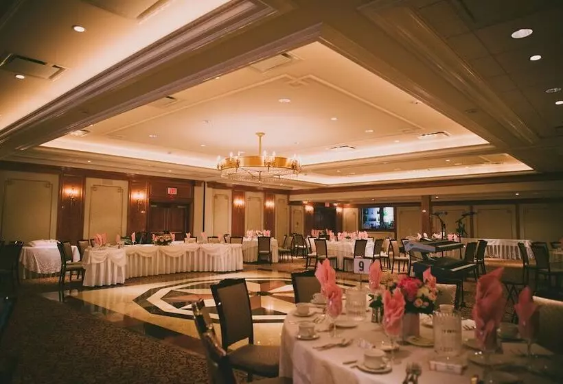 ホテル Norwalk Inn & Conference Center