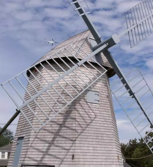 فندق Old Harbor Inn