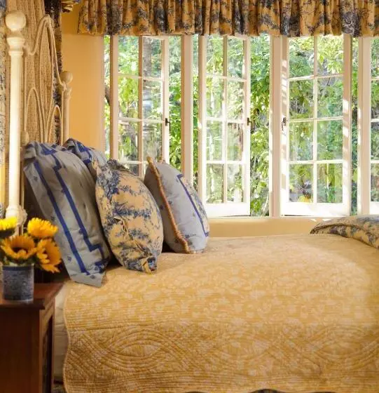 ホテル Old Monterey Inn