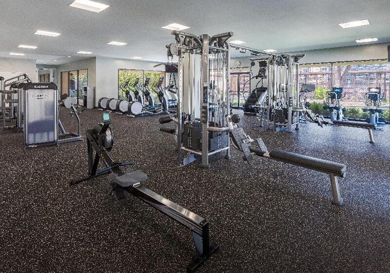 Hotelli Omni Las Colinas