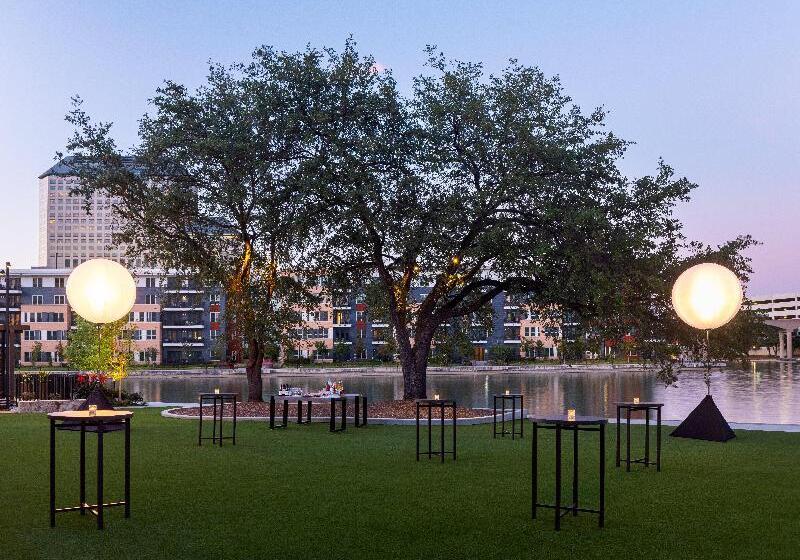 Hotelli Omni Las Colinas