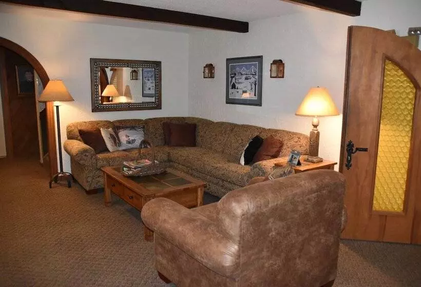 ホテル The Olympia Lodge