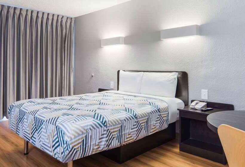 Motel 6addison, Tx  Dallas