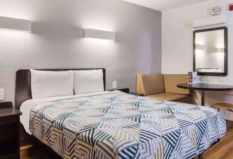 Motel 6addison, Tx Dallas