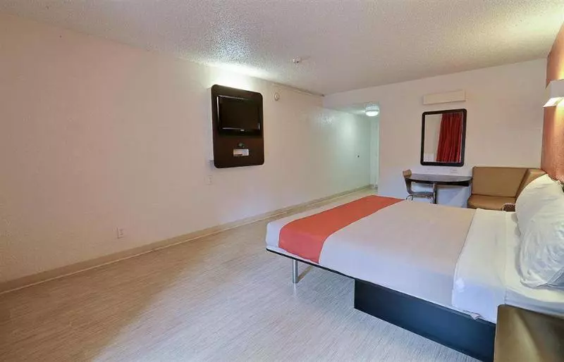 Motel 6addison, Tx Dallas