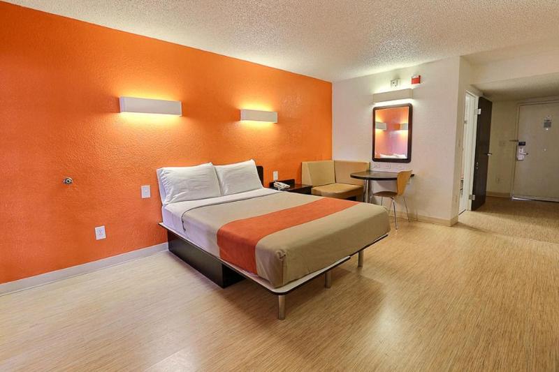 Motel 6addison, Tx  Dallas