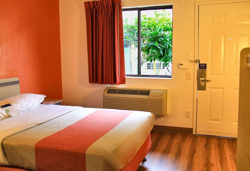 Motel 6enfield, Ct  Hartford