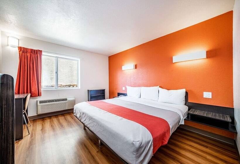 Мотель The Ellsworth Hotel, Ascend Hotel Collection