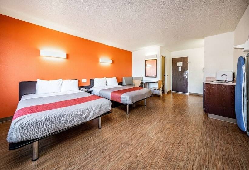 Мотель The Ellsworth Hotel, Ascend Hotel Collection