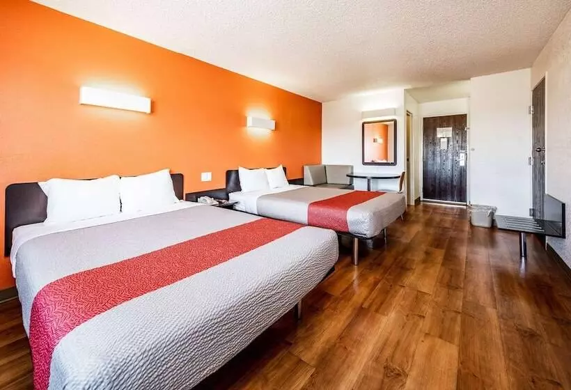 Мотель The Ellsworth Hotel, Ascend Hotel Collection