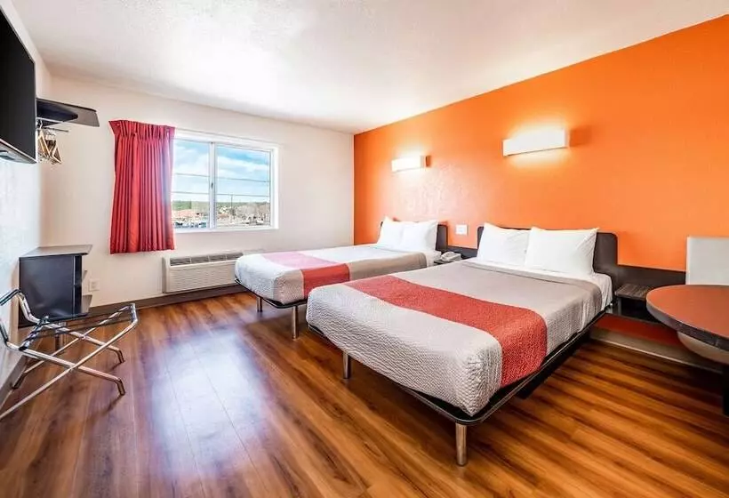 Мотель The Ellsworth Hotel, Ascend Hotel Collection