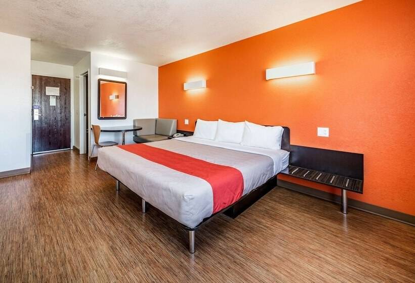 Мотель The Ellsworth Hotel, Ascend Hotel Collection