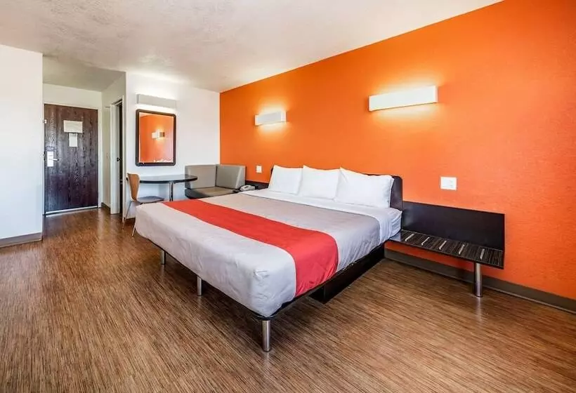 Мотель The Ellsworth Hotel, Ascend Hotel Collection