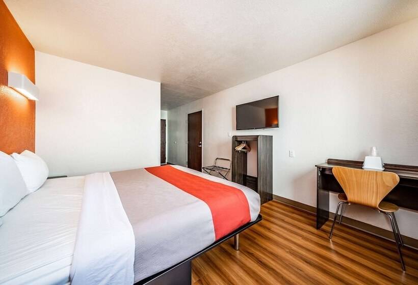 Мотель The Ellsworth Hotel, Ascend Hotel Collection