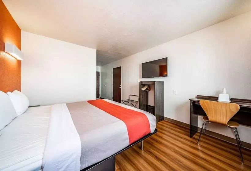 Мотель The Ellsworth Hotel, Ascend Hotel Collection