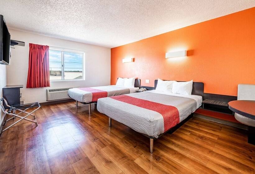 Мотель The Ellsworth Hotel, Ascend Hotel Collection