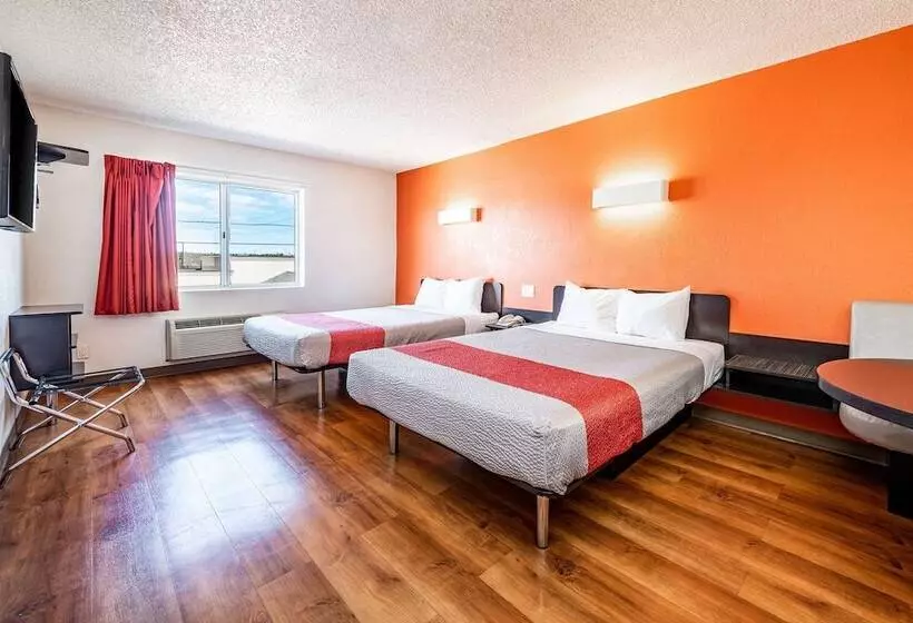 Мотель The Ellsworth Hotel, Ascend Hotel Collection