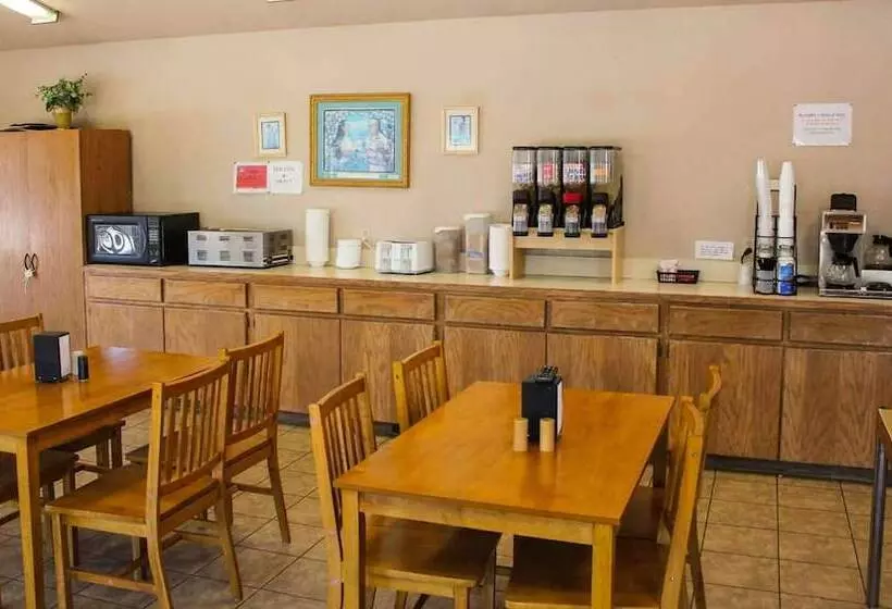 Motel Oakhill Inn And Suites