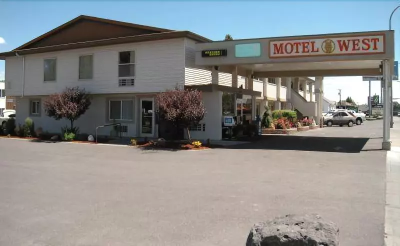 Motel West