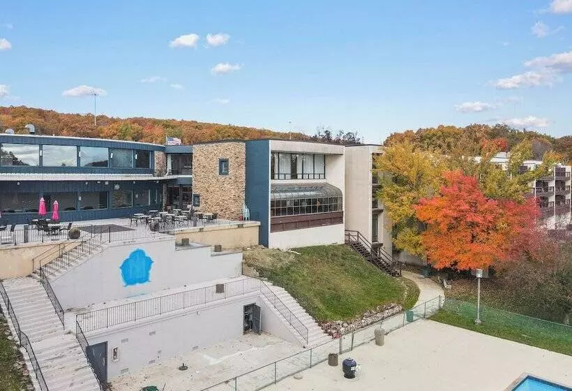 Mountain Laurel Resort