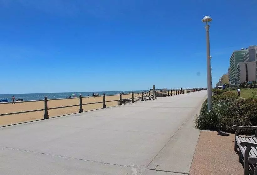 Ocean Sands Resort, Oceanfront, Virginia Beach By Vacatia