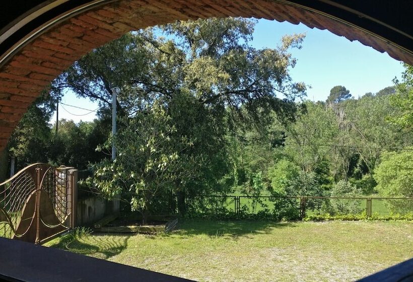 هتل Masia Can Bachs