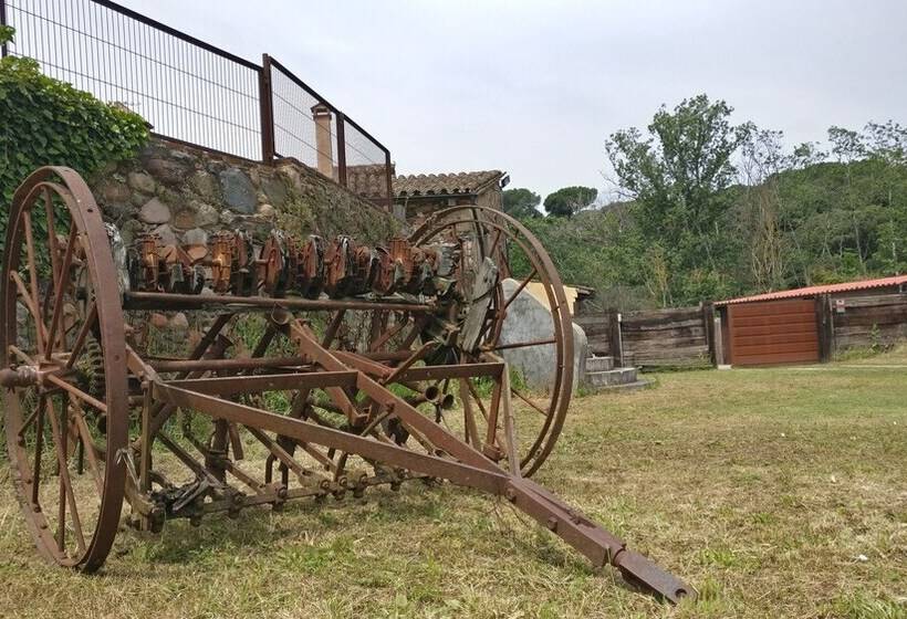 هتل Masia Can Bachs