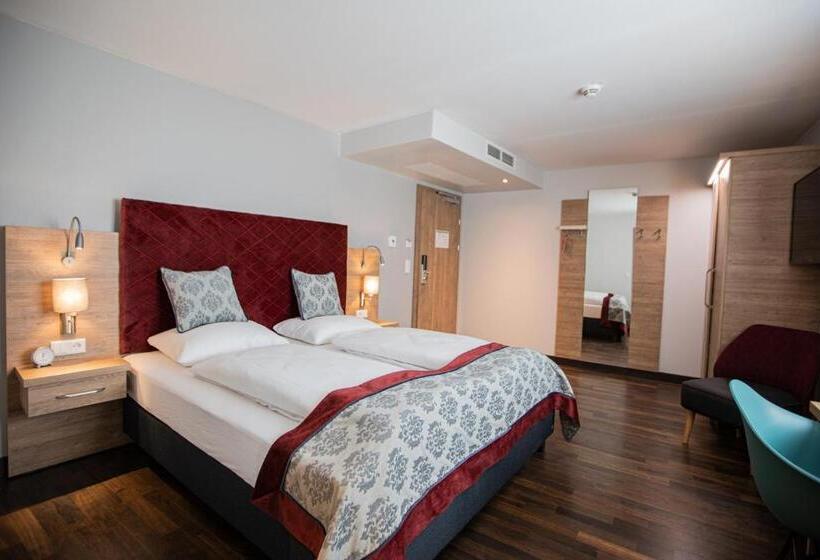 هتل Elefant Family Business