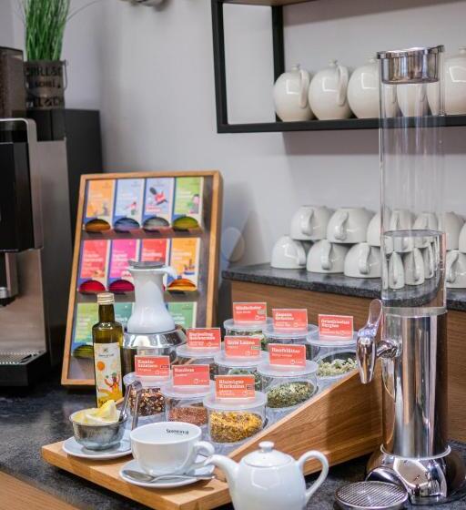 هتل Elefant Family Business