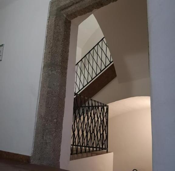 هتل Elefant Family Business