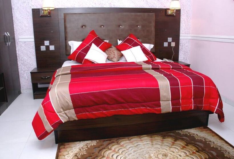 Queensgate Continental Hotel And Suites