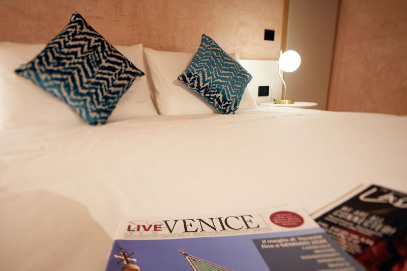 Ca' Dei Proverbi Suites